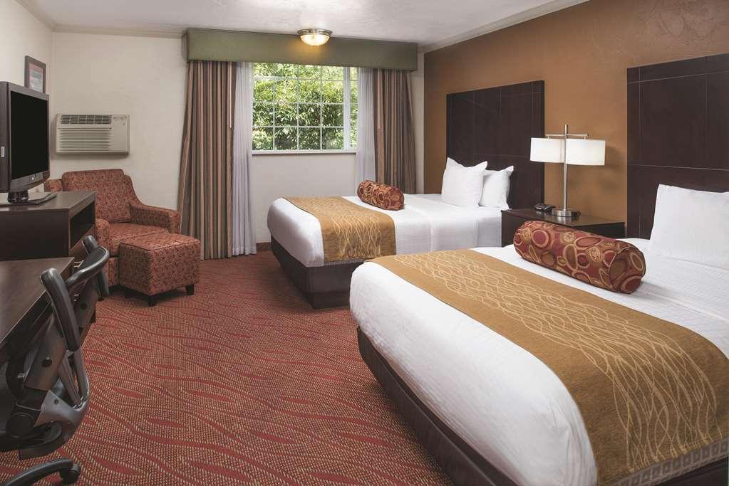 Best Western Plus Parkway Inn Wilsonville  Kültér fotó