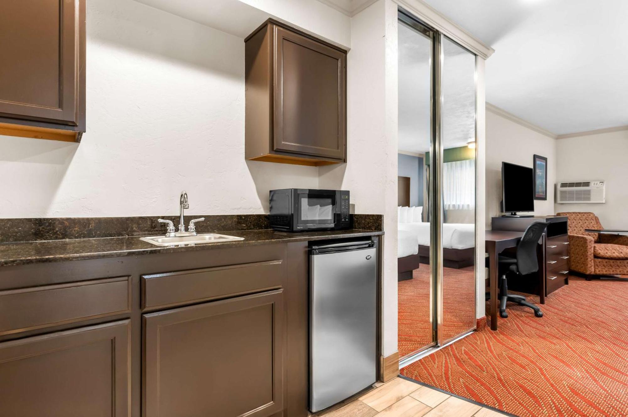 Best Western Plus Parkway Inn Wilsonville  Kültér fotó