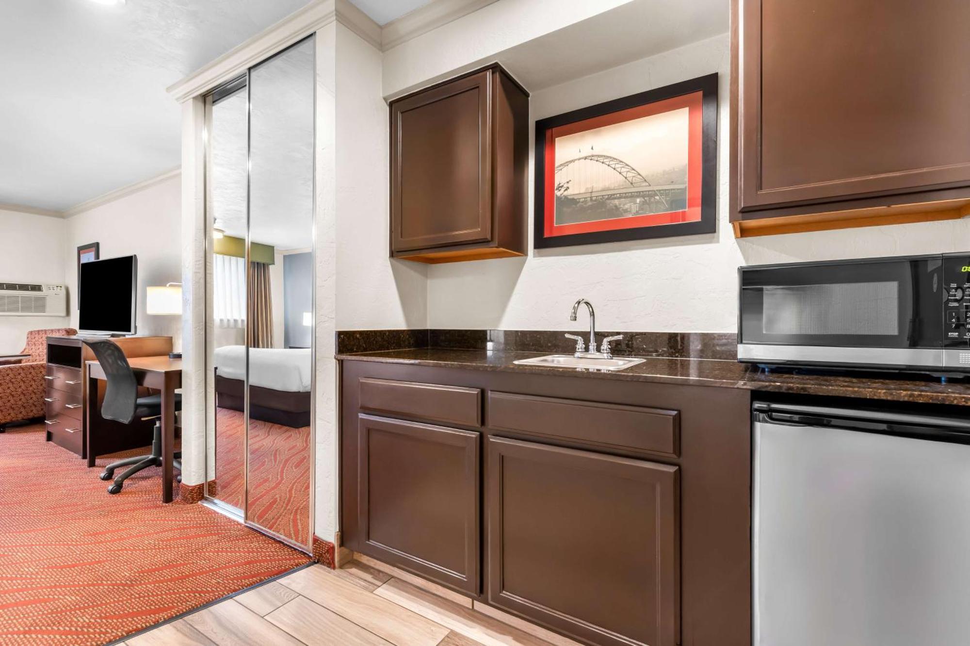 Best Western Plus Parkway Inn Wilsonville  Kültér fotó